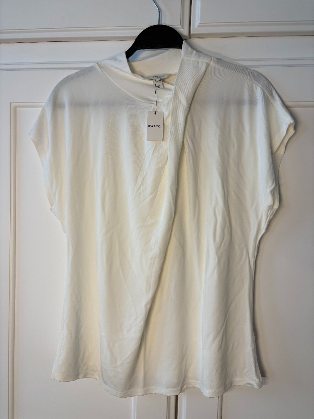 RW & Co White Drape Drop